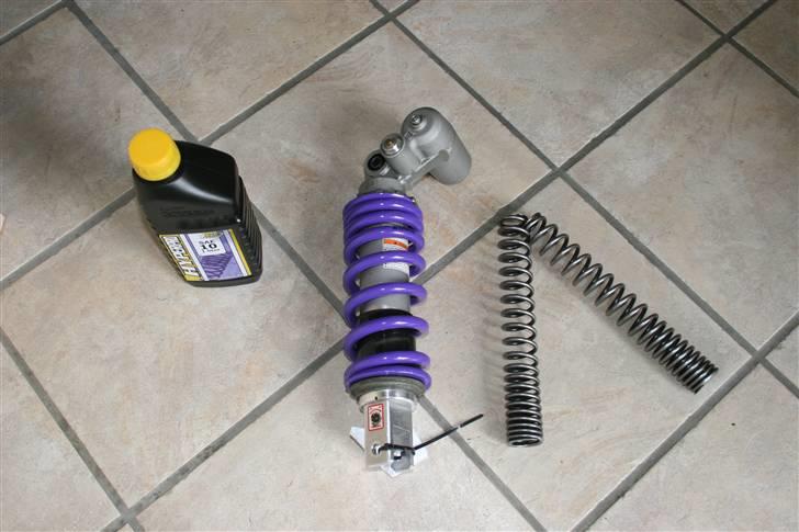 Suzuki GSX-R 750 K1 "solgt" - Hyperpro affjedring. Total renoveret damper. billede 13