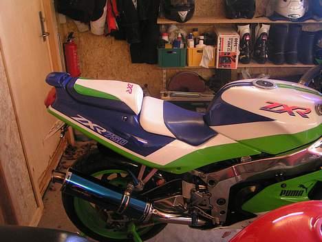 Kawasaki zxr 750 (solgt) billede 3