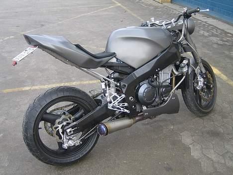 Kawasaki zxr streetfighter (SOLGT) billede 1