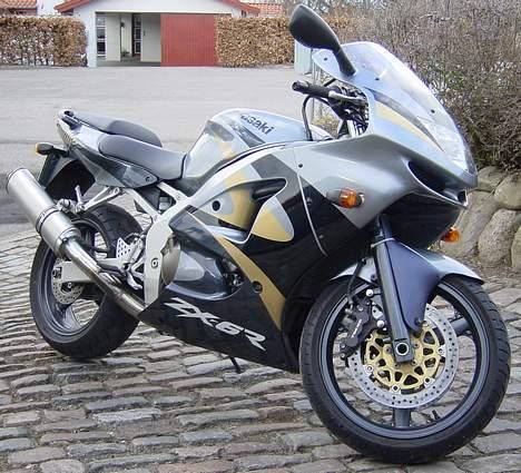 Kawasaki ZX6R *SOLGT* billede 2