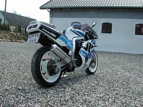 Suzuki GSX-R 400 (solgt) billede 2