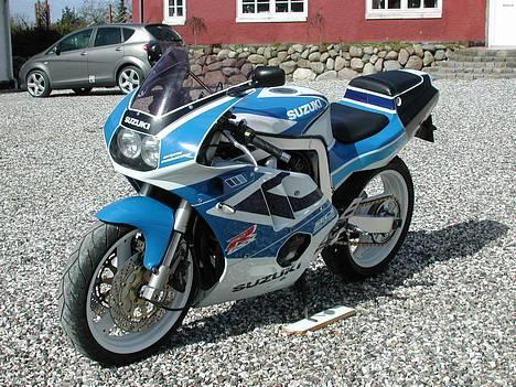 Suzuki GSX-R 400 (solgt) billede 3