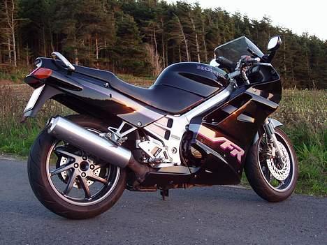 Honda VFR 750 F billede 2