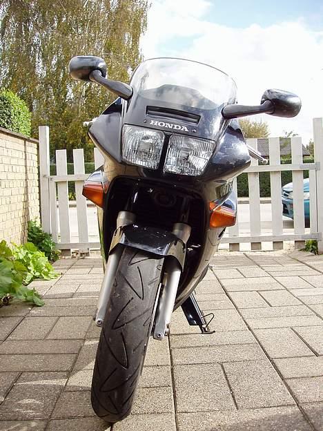 Honda VFR 750 F billede 3