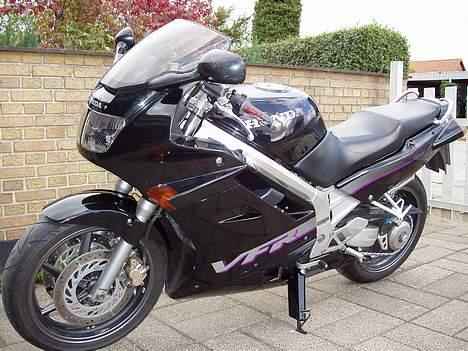 Honda VFR 750 F billede 4