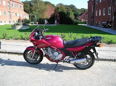 Yamaha XJ600S 1998 *SOLGT* - September ´06. Har hentet cyklen i Vejle og MÅTTE lige have nogle billeder billede 1