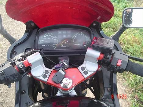 Kawasaki Gpz 500 S - Stjålet - drivers wiew billede 2