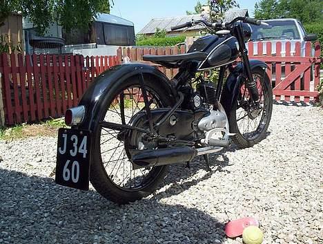 DKW RT125/2 - med nummerplade og staferinger billede 5