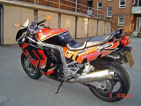 Suzuki GSX 1100 R billede 3