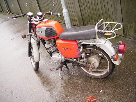 MZ TS 150  - Bemærk det "spiffe" støtteben.... billede 2
