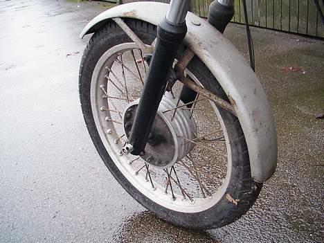 MZ TS 150  - ABS bremser! Det skal dælme være glat for at den blokerer;o) billede 13