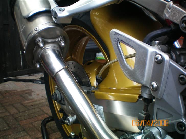 Suzuki TL1000R (Solgt) billede 5