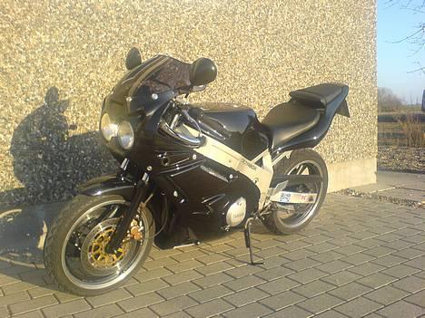 Yamaha FZR 600 *SOLGT* :-( billede 6