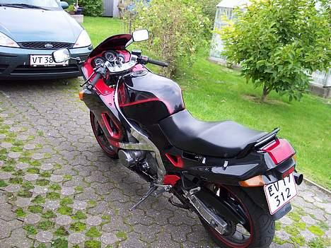 Kawasaki ZZR 600 **solgt** billede 2