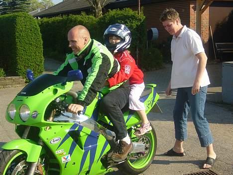 Kawasaki ZXR 750  SOLGT billede 11