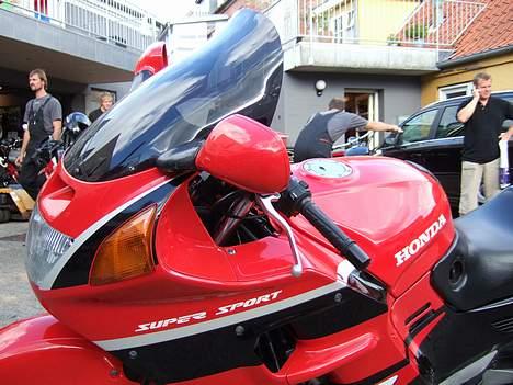 Honda cbr1000 SOLGT billede 7