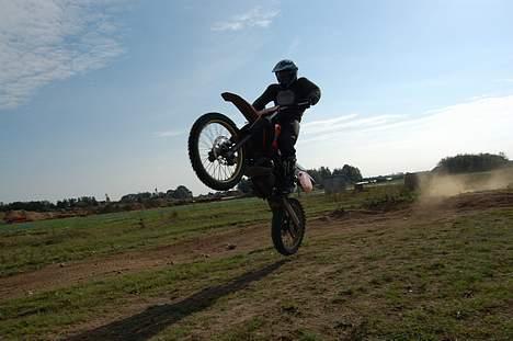 KTM SX 380 - Og så lidt på baghjul ! billede 4