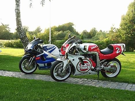 Suzuki GSX-R 750W LuckyStrike - Her sammen med en 99´er jeg havde en sæson. billede 15