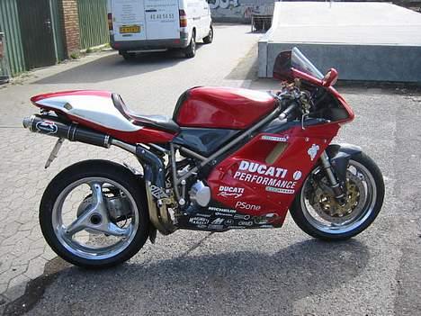 Ducati 916 billede 1