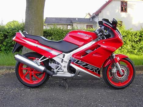Honda VFR750F (SOLGT) - Her med original potte billede 6