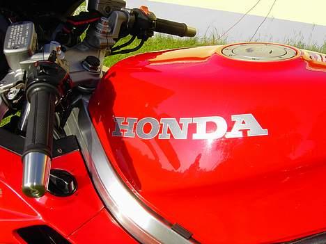 Honda VFR750F (SOLGT) - Der står HONDA på blokken - bliver jeg del af flokken? billede 8
