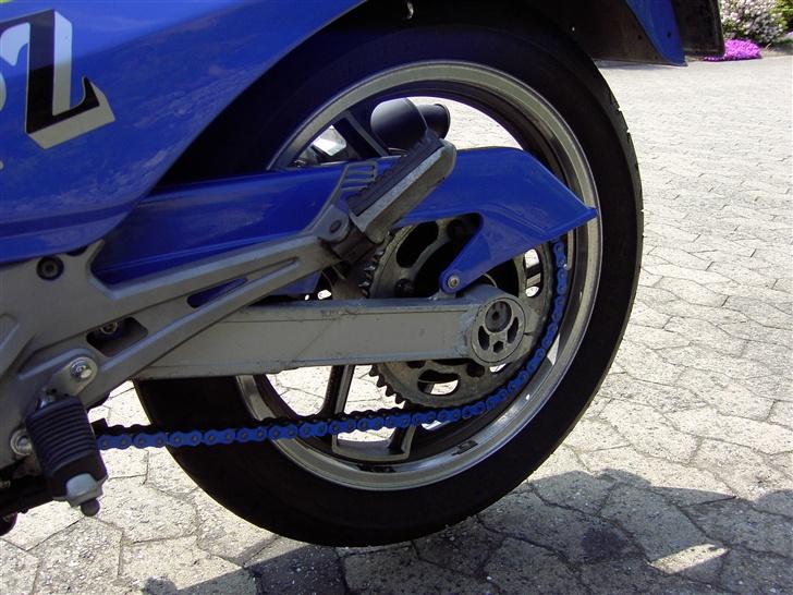Kawasaki GPZ 900 R Ninja (SOLGT) - Blå kæde næsten samme farve som Gyklen billede 9