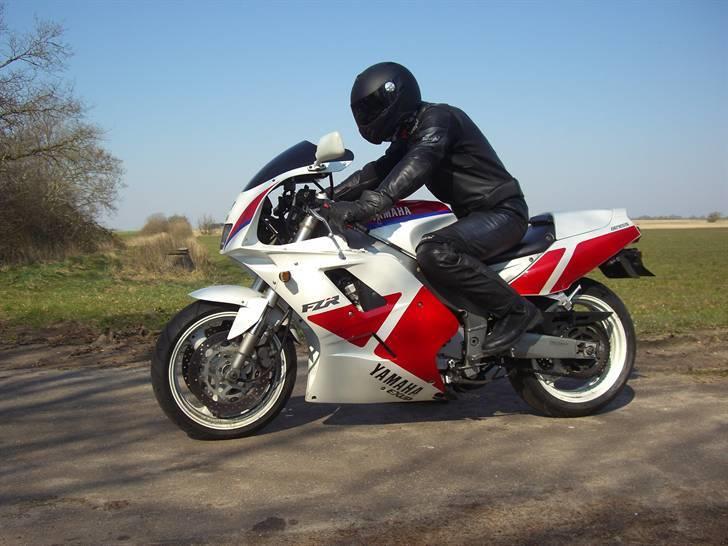 Yamaha FZR 1000 EXUP billede 1