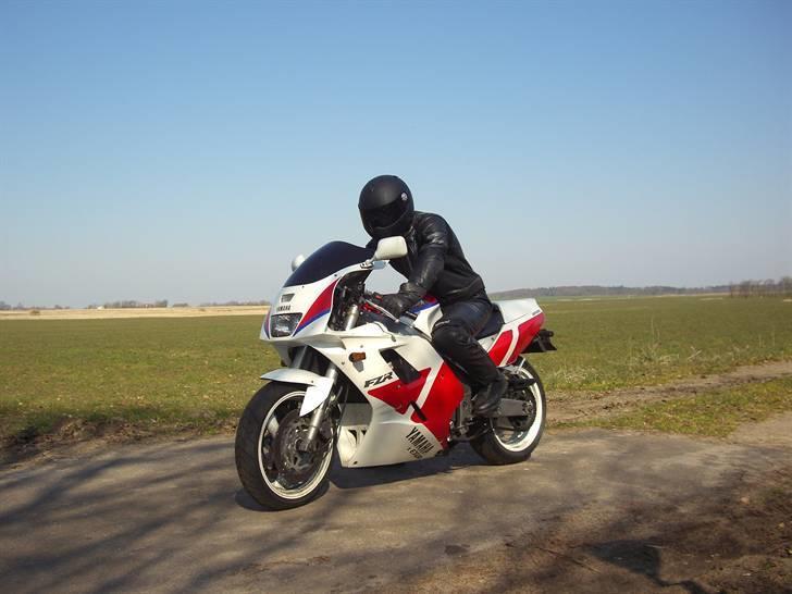 Yamaha FZR 1000 EXUP billede 2