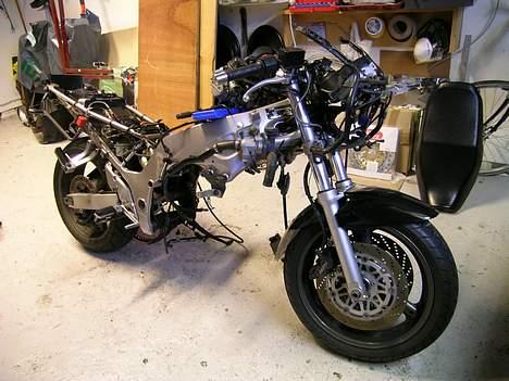 Suzuki Rf 900 R - Adskilt jan. 07, ny motor skal monteres i vintermånederne. billede 18