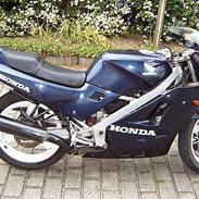 Honda vfr400 solgt