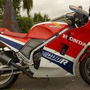 Honda VF1000R