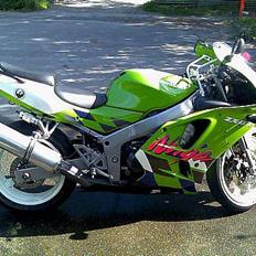 Kawasaki zx6r solgt