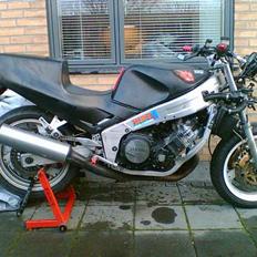 Yamaha FZR 1000  > DØD <> SOLGT<