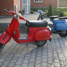 Vespa P80X