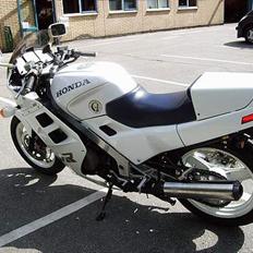 Honda VFR, WHITELADY, RIP