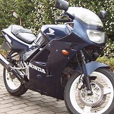 Honda vfr400 solgt