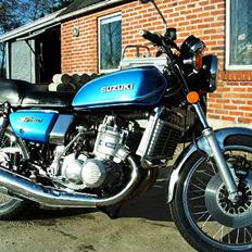 Suzuki gt 750