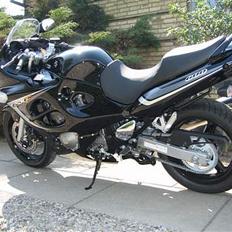 Suzuki GSX600FK6