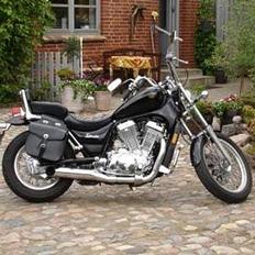 Suzuki VS 700 Intruder