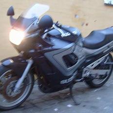 Suzuki GSX 750F (SOLGT)