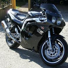Suzuki gsxr 750