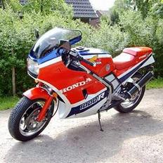 Honda VF1000R