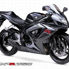 Suzuki (Solgt) GSX R 750 K7 