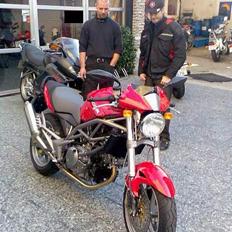 Cagiva raptor 650 ie