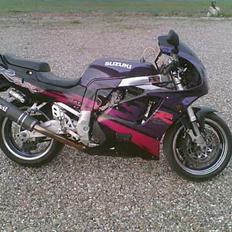 Suzuki GSX R  