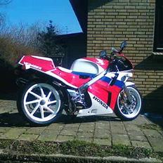 Honda VFR400r nc30