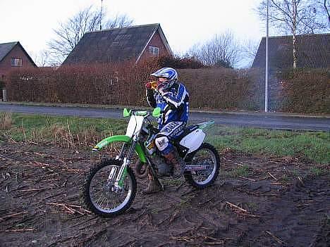 Kawasaki KX 125ccm (SOLGT)  - skulle lige ud og prøve på marken billede 6