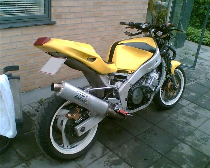 Yamaha FZR 1000  > DØD <> SOLGT< - Så blev den sq lige gul... billede 1