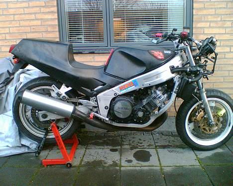 Yamaha FZR 1000  > DØD <> SOLGT< - Sådan så den stort set ud da jeg købte den... billede 2