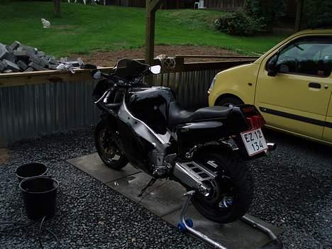 Yamaha FZR 1000 EXUP billede 4